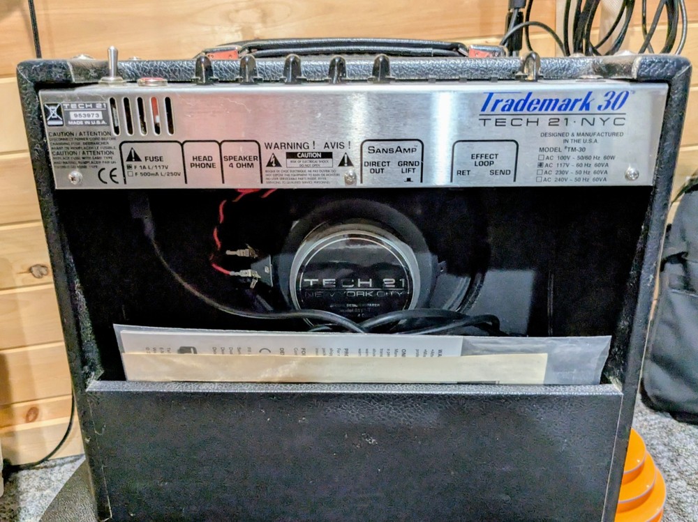 TECH 21 TRADEMARK 30 GUITAR AMP