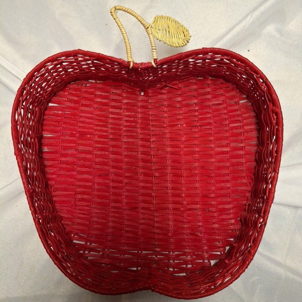 Set of 3 red apple shaped nesting woven baskets Small Medium Large