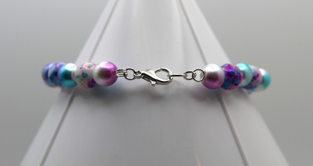 Handcrafted 8.75" multicolored acrylic beads bracelet
