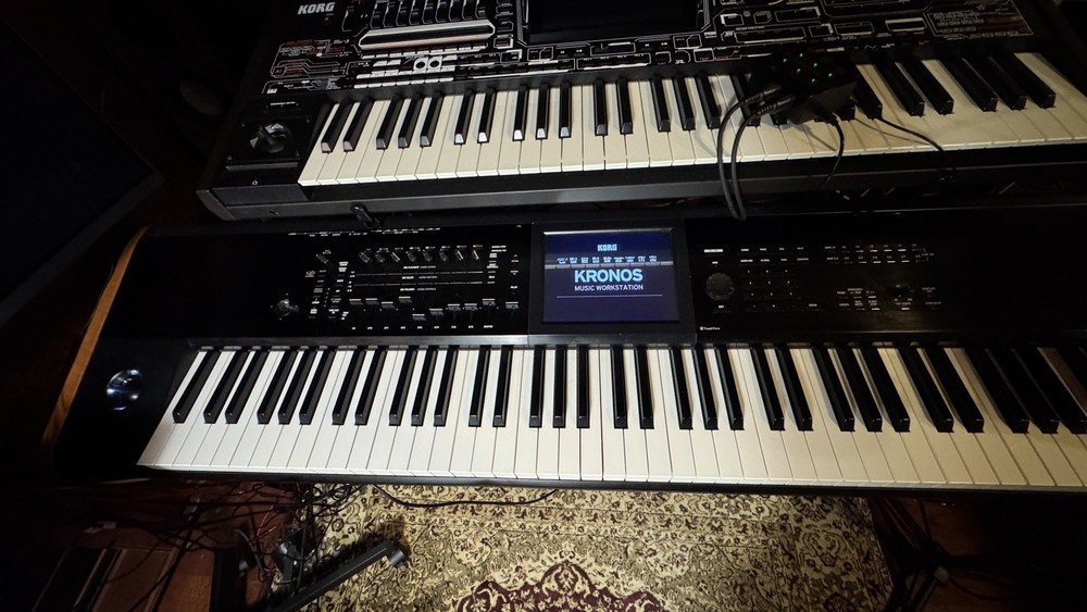 Korg KRONOS 2 88 key Keyboard Workstation Synthesizer