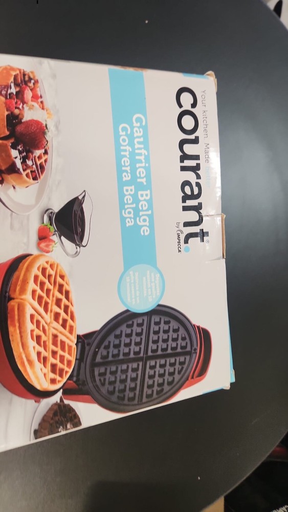 Courant 7-inch Belgian Waffle Maker - Red
