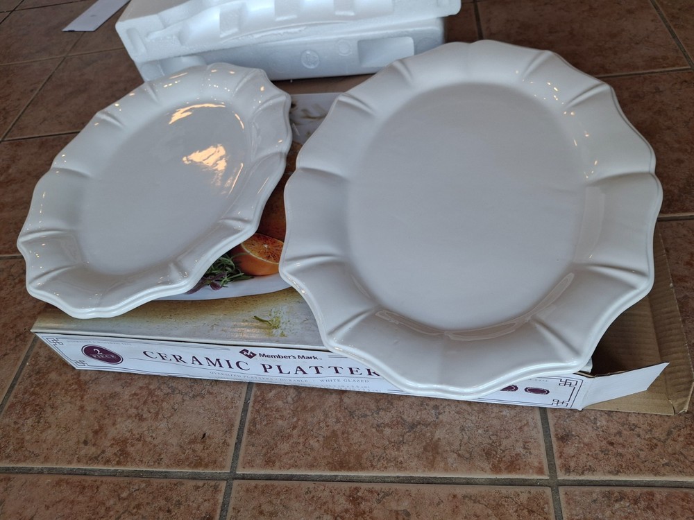 2 Pc White Oval Serving Platters Scalloped Edge Ceramic Dinnerware Serving Tray