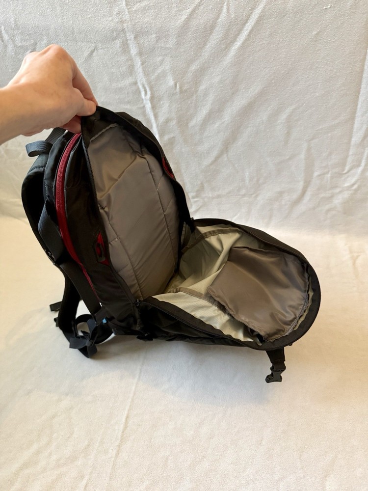 Camelbak M.U.L.E. Hydration Backpack Black/Red With Water Bladder 70oz.