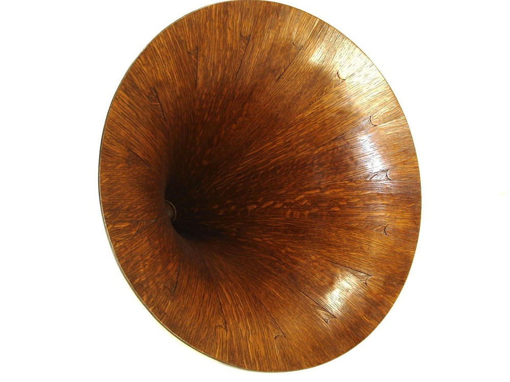 Victor V Phonograph