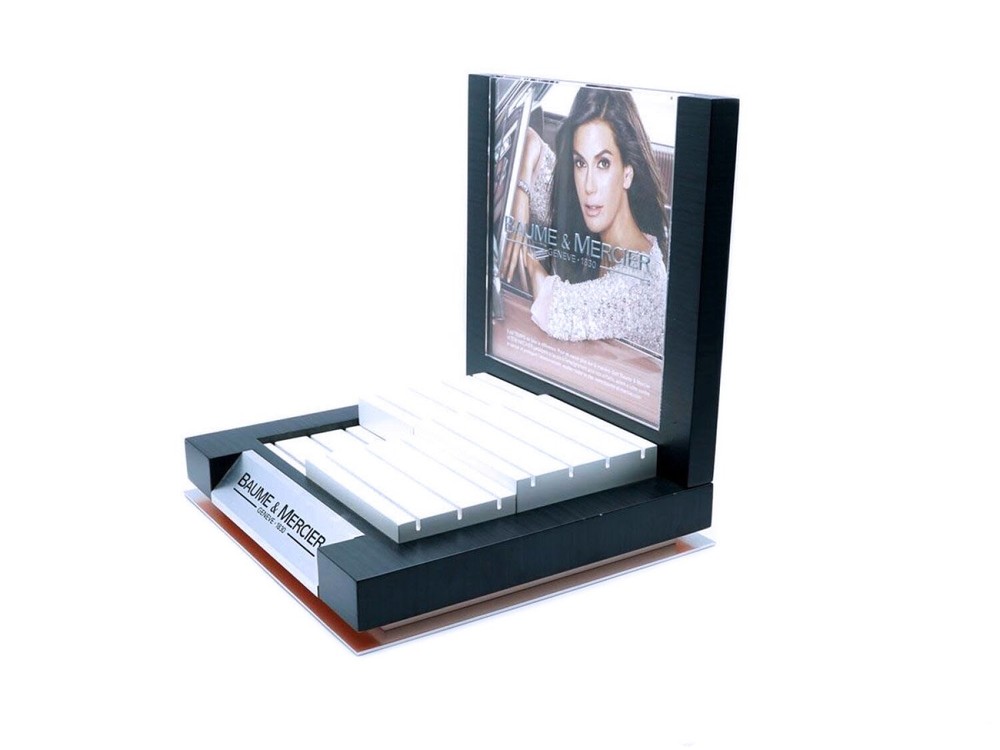 BAUME & MERCIER watch display case. USED!