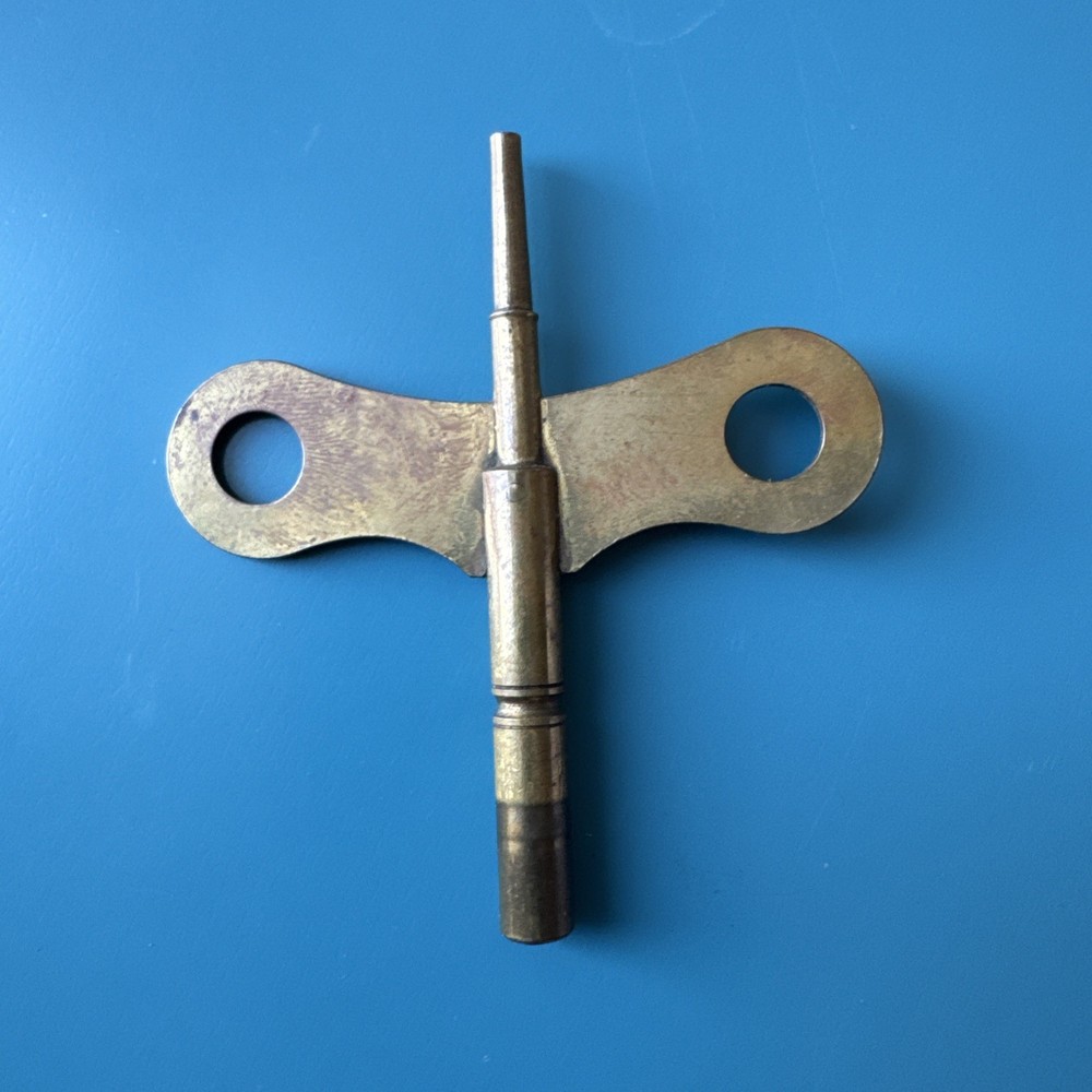3 Vintage Assorted Clock Keys Free Shipping