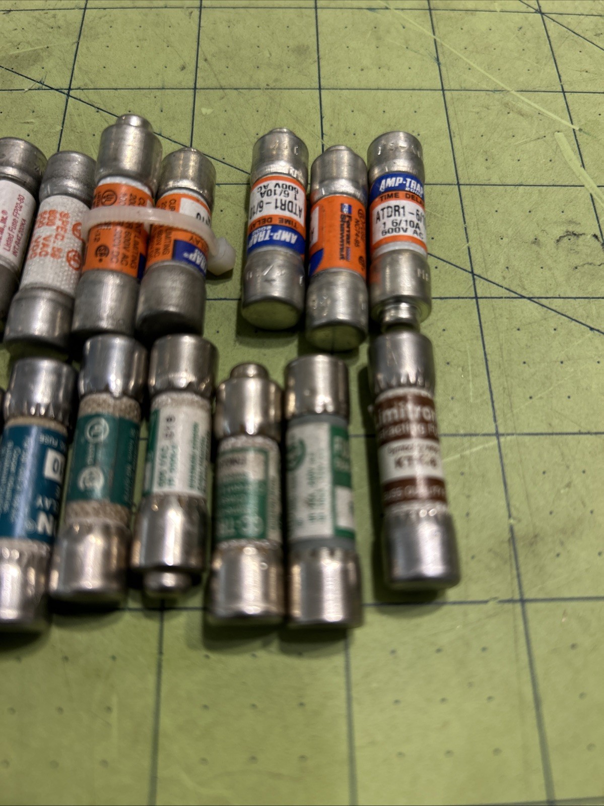 24 Assorted Small Fuses Ferraz Shawmut Amp Trap Tron And Fusetron