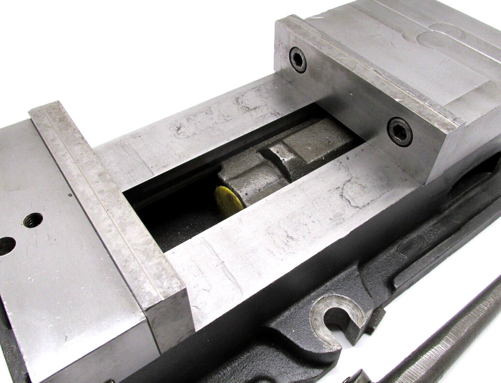 KURT ANGLOCK 6" MILLING MACHINE VISE w/ JAWS & HANDLE - #D60