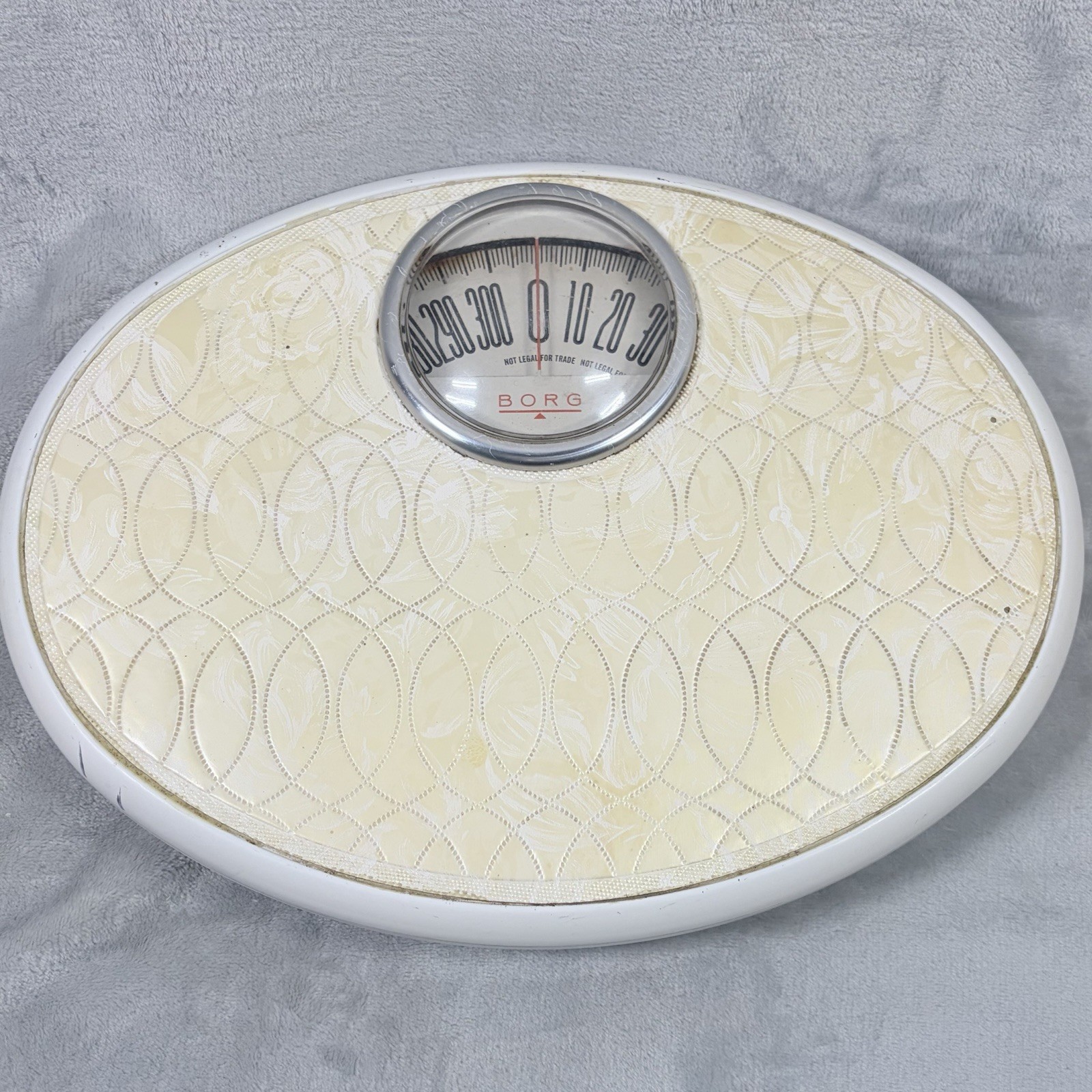 Vintage Borg Oval Bathroom Scale MCM Brocade Vinyl Pad Chrome Bubble Dial Works