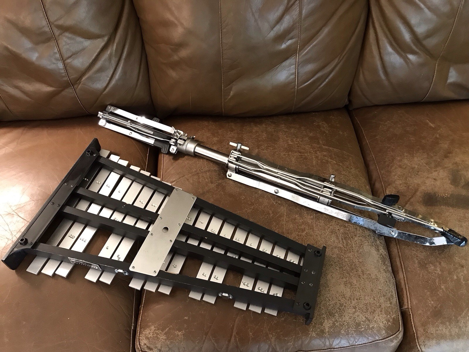 Ludwig 32-Key Bell Set in Good Condition on a Stand In Fair Condition