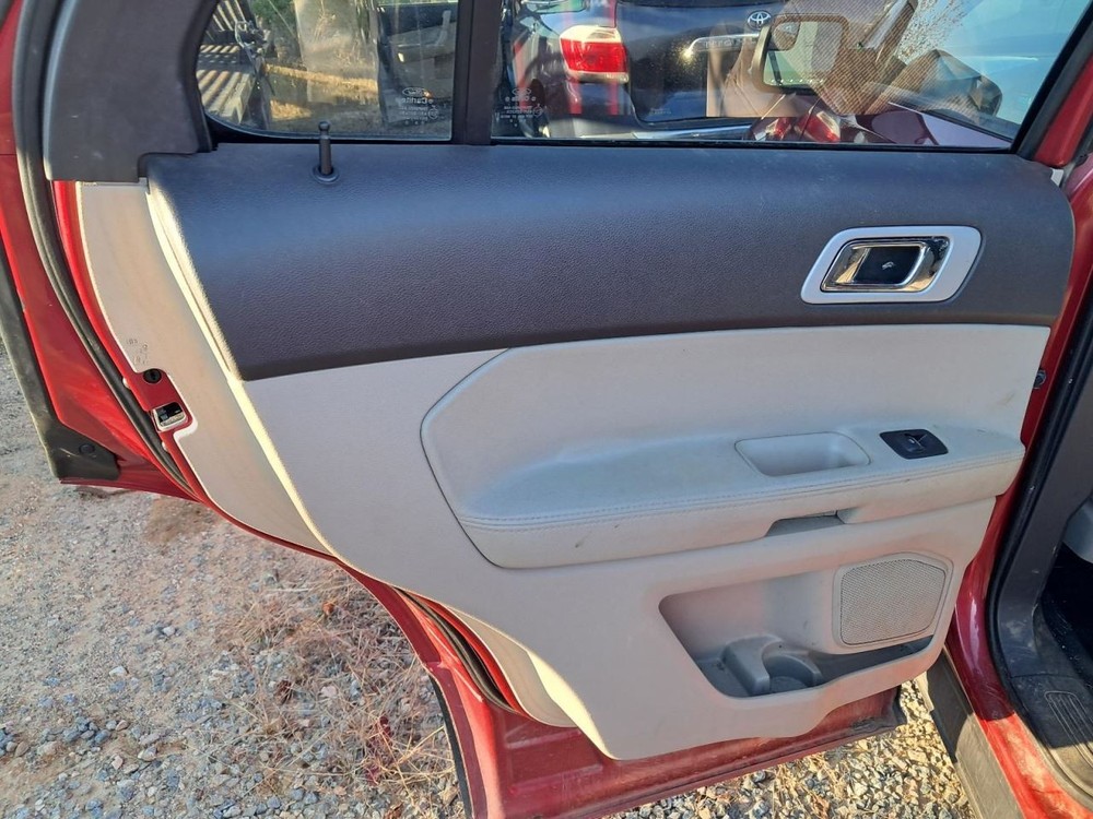 EXPLORER 2012 Glove Box 4854484