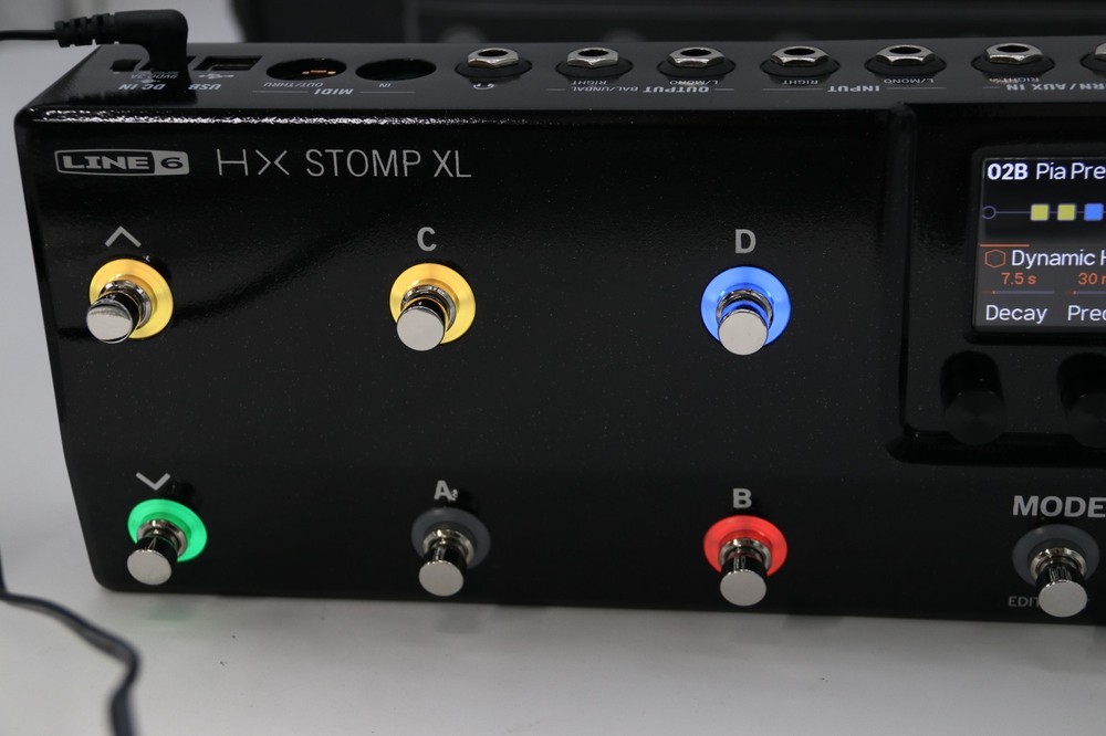 Line 6 HX Stomp XL Guitar Multi-effects Floor Processor - Black