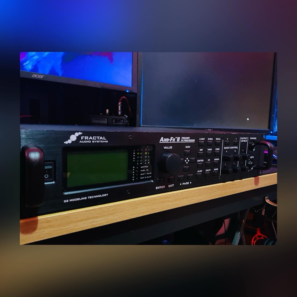 Fractal Audio Axe-Fx II Rack-Mounted Digital Multi-Effects Processor Guitar