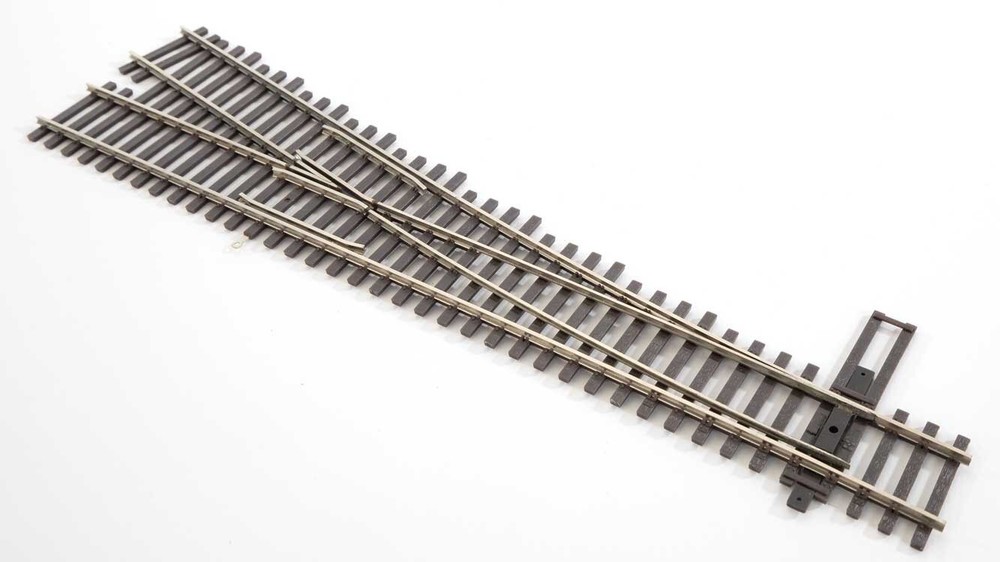 Walthers HO Scale ~ Code 83 Nickel Silver DCC Friendly #5 Turnout Right ~ 83016
