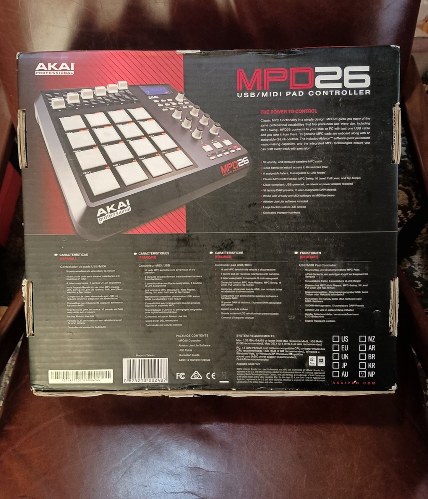 AKAI MPD26 Pad MIDI Controller with Assignable Sliders