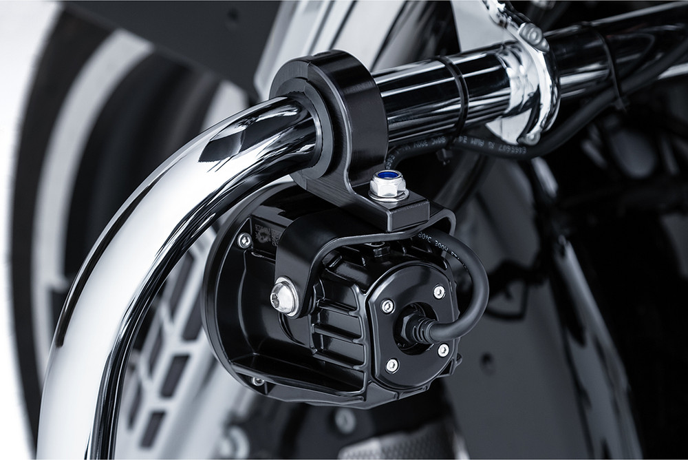 Ciro - 45019 - Spotlight w/ Engine Guard Mount - Black