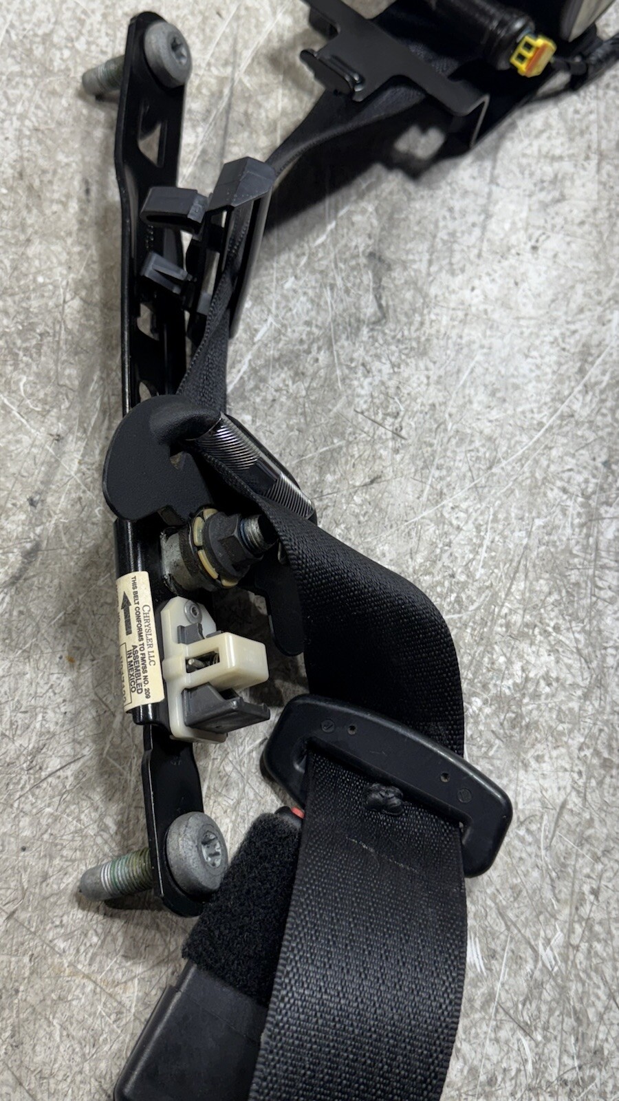 2011 - 2019 Dodge Charger Chrysler 300 Front Seat Belt Pair With Buckle OEM