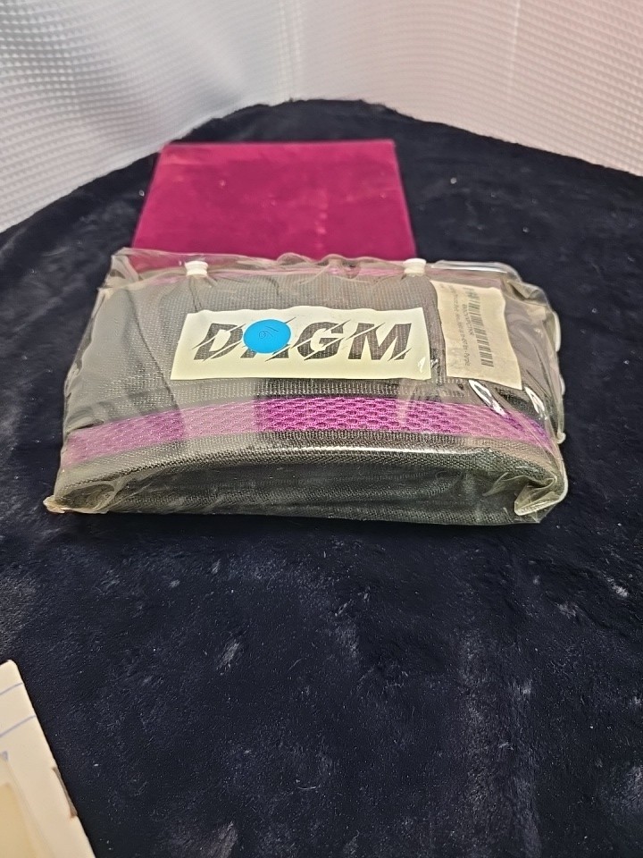 DAGM Hip Thrust Belt, Secure Glute Trainer with Non-Slip Extra Padding...B2-ST