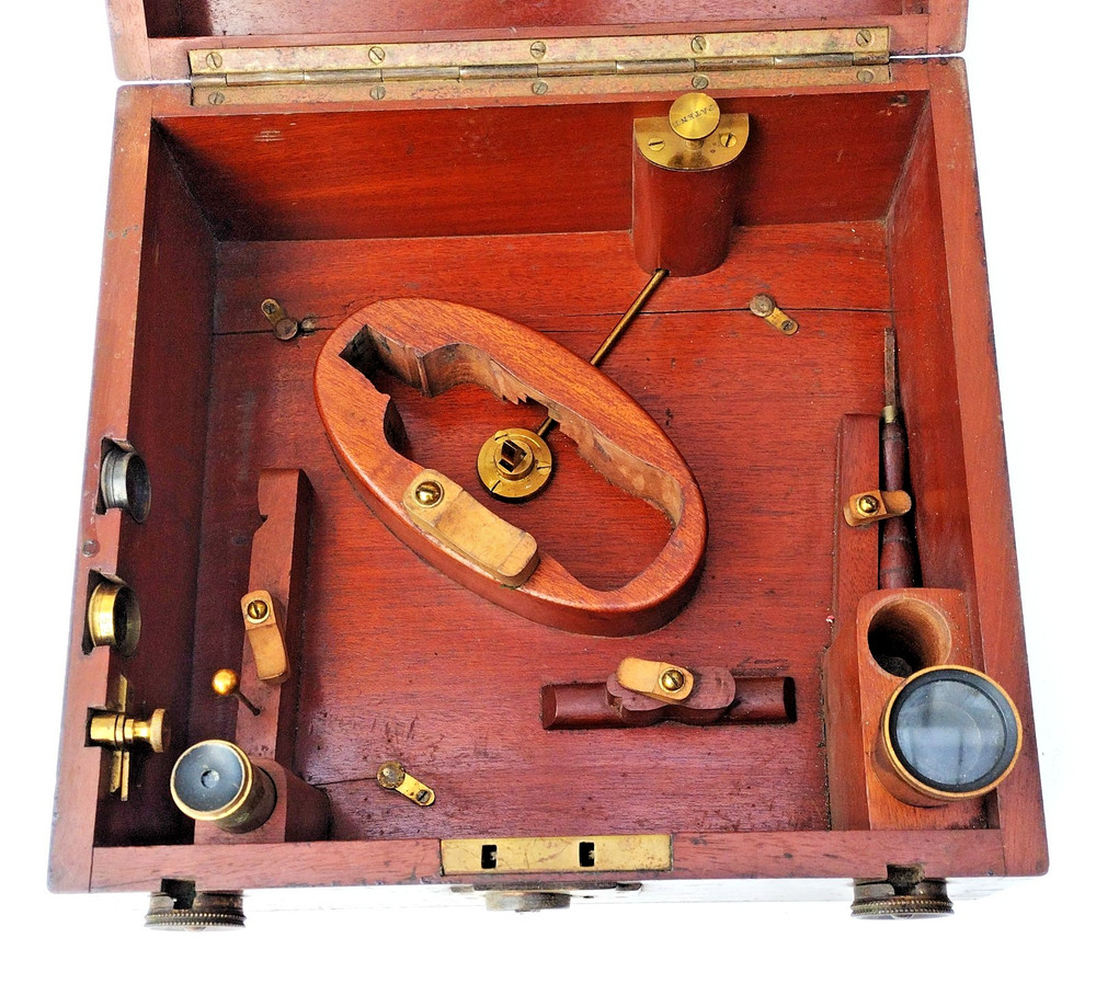 'Bell' pattern frame sextant by Heath & Co, (No 1) sextant.