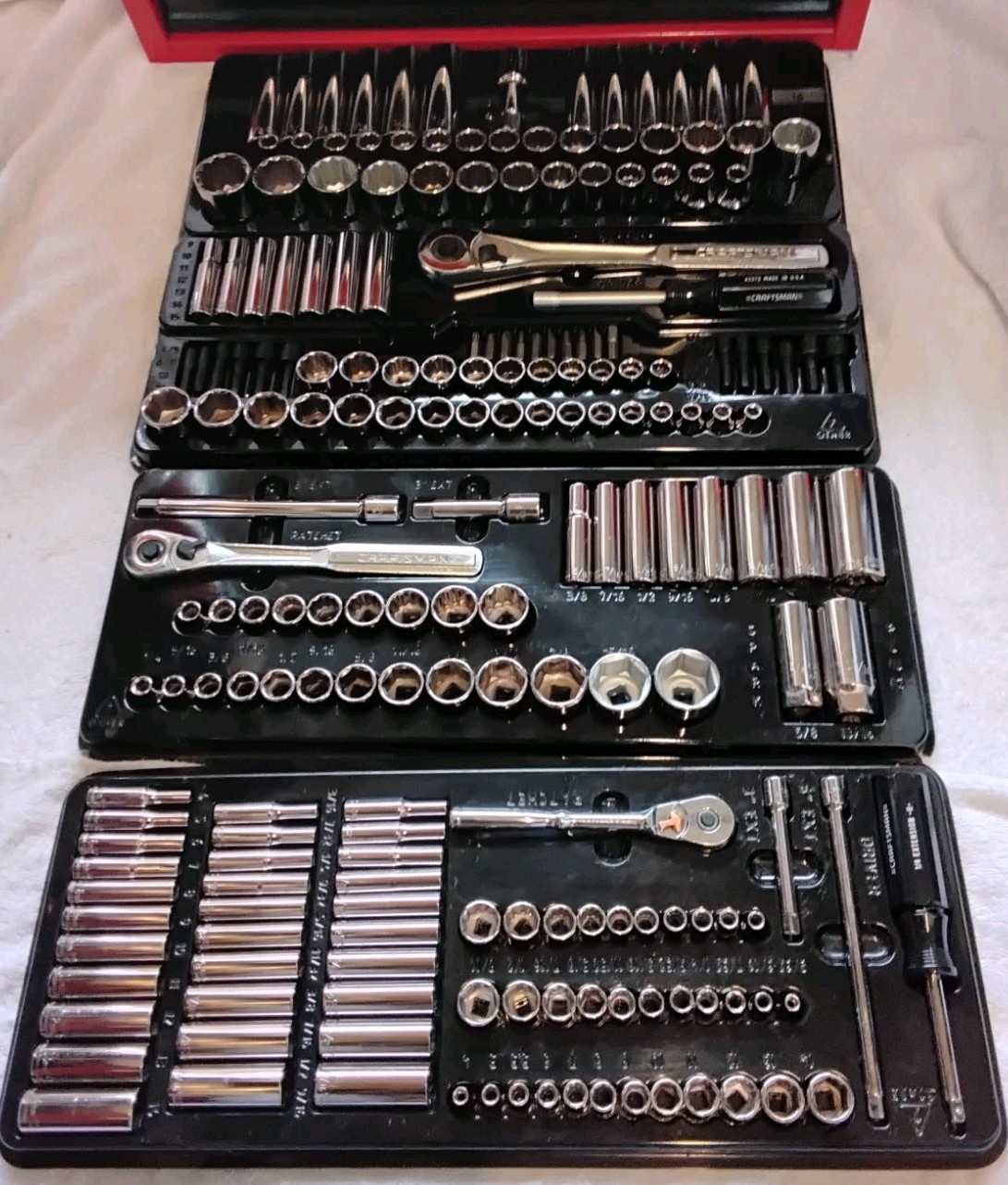 CRAFTSMAN 205PC 20-1/2"× 8-1/2"× 14" METAL 4 DRAWER LOCKABLE WITH HANDLE & TOOL