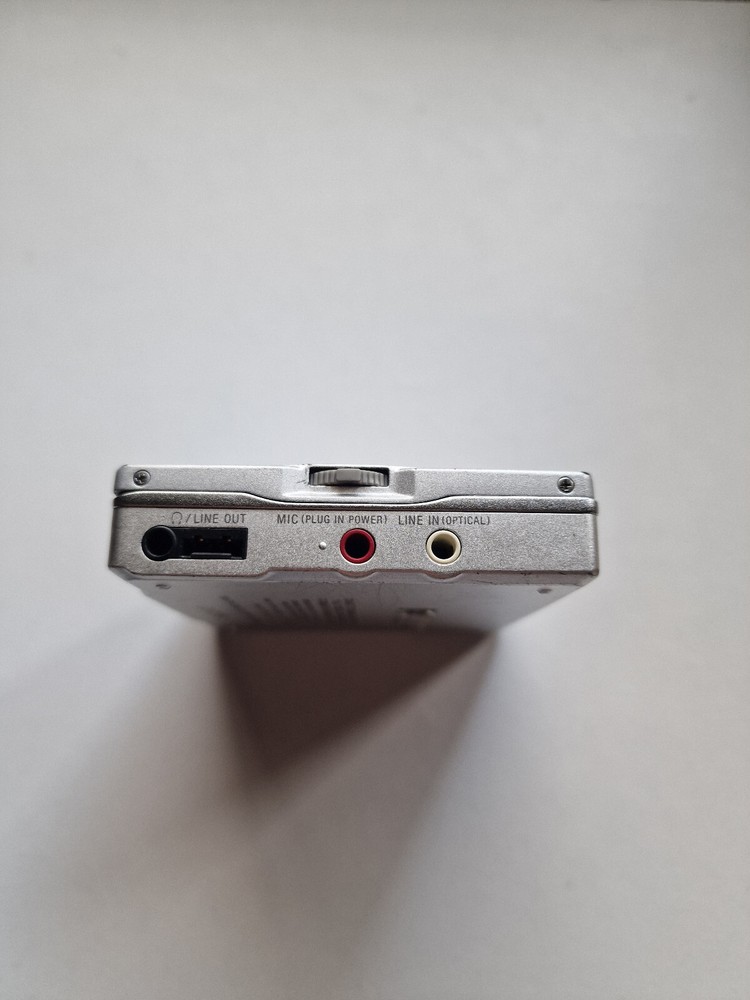 Sony MD Walkman MZ-R90