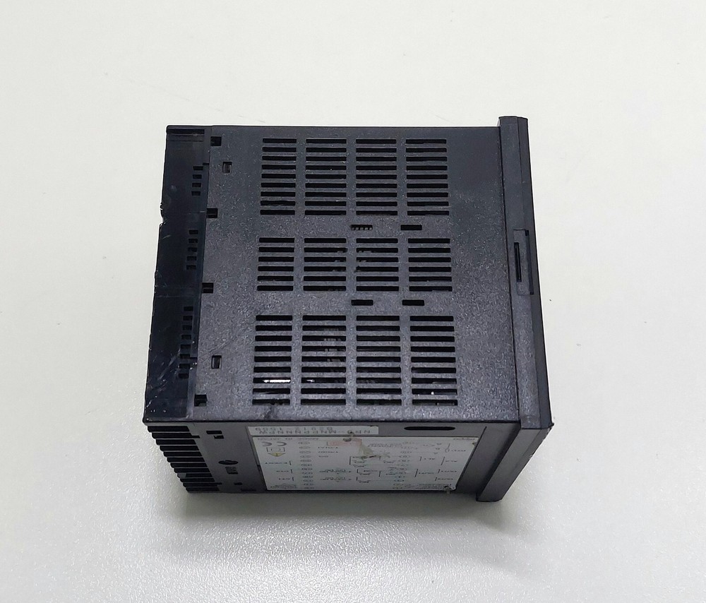 Nippo NR9-MNPPNNNPW Temperature Controller B2912-1559