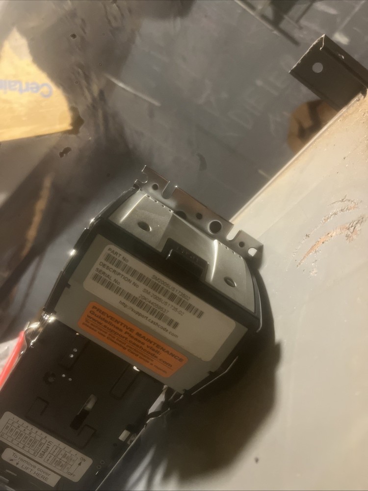 CashCode bill validator with a stacker