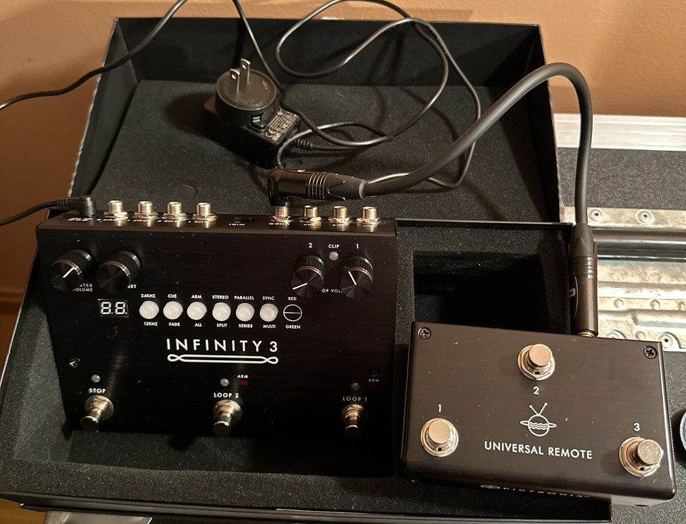 Pigtronix Infinity 3 Looper Pedal w/ Universal Remote + TRS Cable - NIB-
