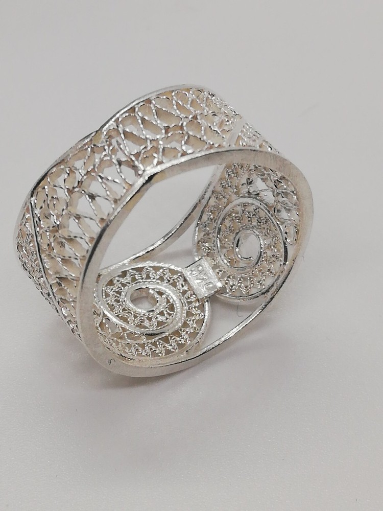 . 970 Solid Silver Women's Ring Size 8 Filigree New.