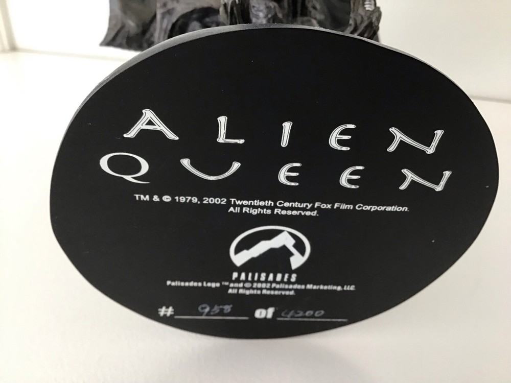 PALISADES ALIENS QUEEN MINI BUST