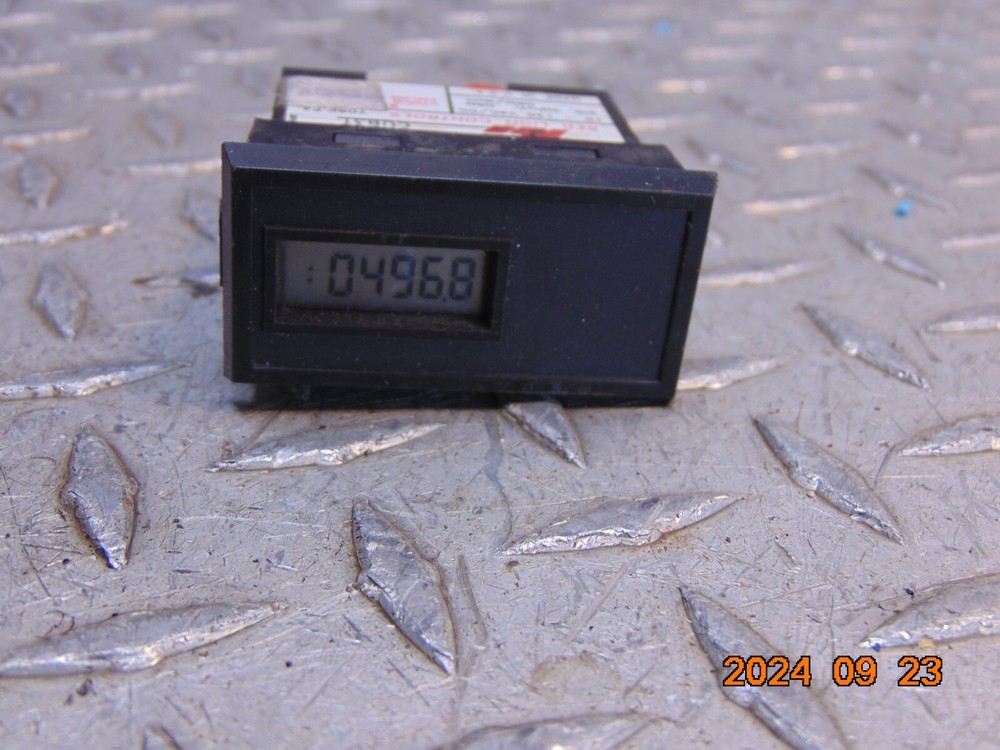 RED LION CUB3T110 DIGITAL COUNTER TIMER