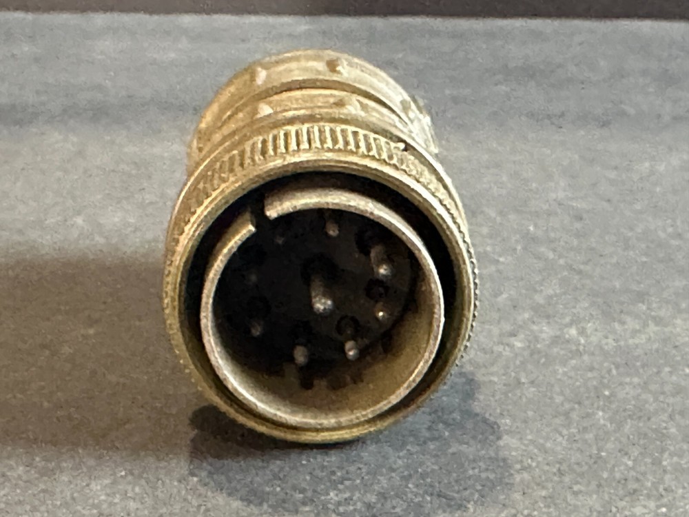 Bendix Electrical Plug Connector P/N MS3106E20-16P New