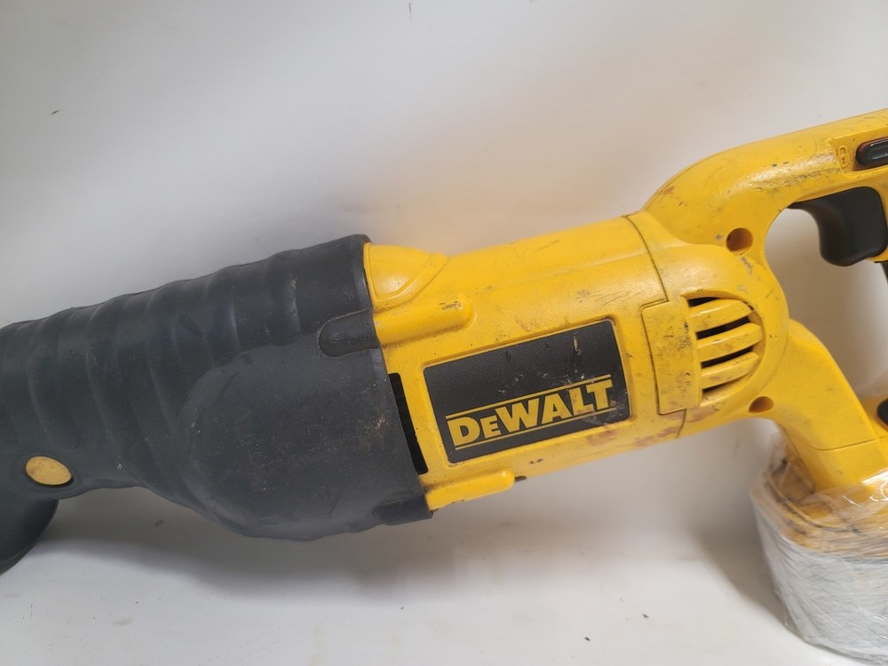 DEWALT RECIPROCATING SAW DC385