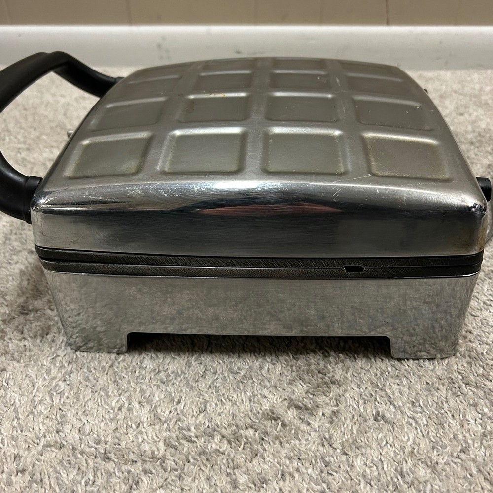 Michael Graves Waffle Maker Design 4 Slice Silver Chrome TSK-2926BW Modern