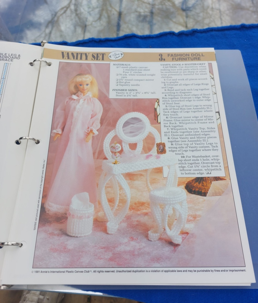 Leisure Arts Plastic Canvas Project Booklets Leaflets in binder Large Lot
