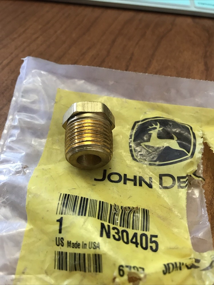 John Deere Adapter Fitting - N30405