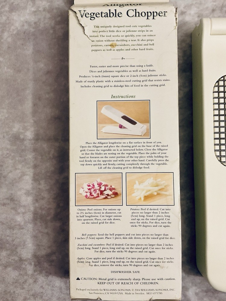 2004 WILLIAMS SONOMA ALLIGATOR VEGETABLE CHOPPER