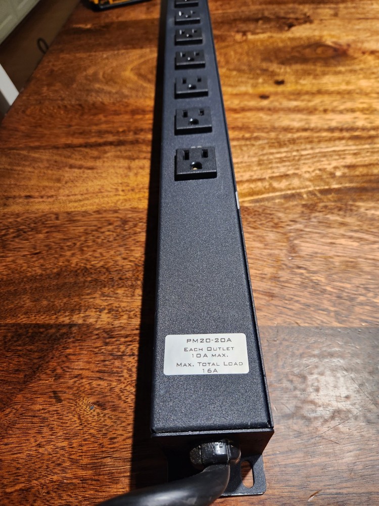 Avocent Cyclades PM-20A Vertical Rack Mount Remote Control PDU 120V