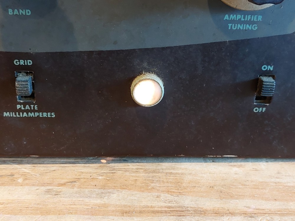 Johnson Viking Adventurer Ham CW Transmitter Assume for Parts or Not Working