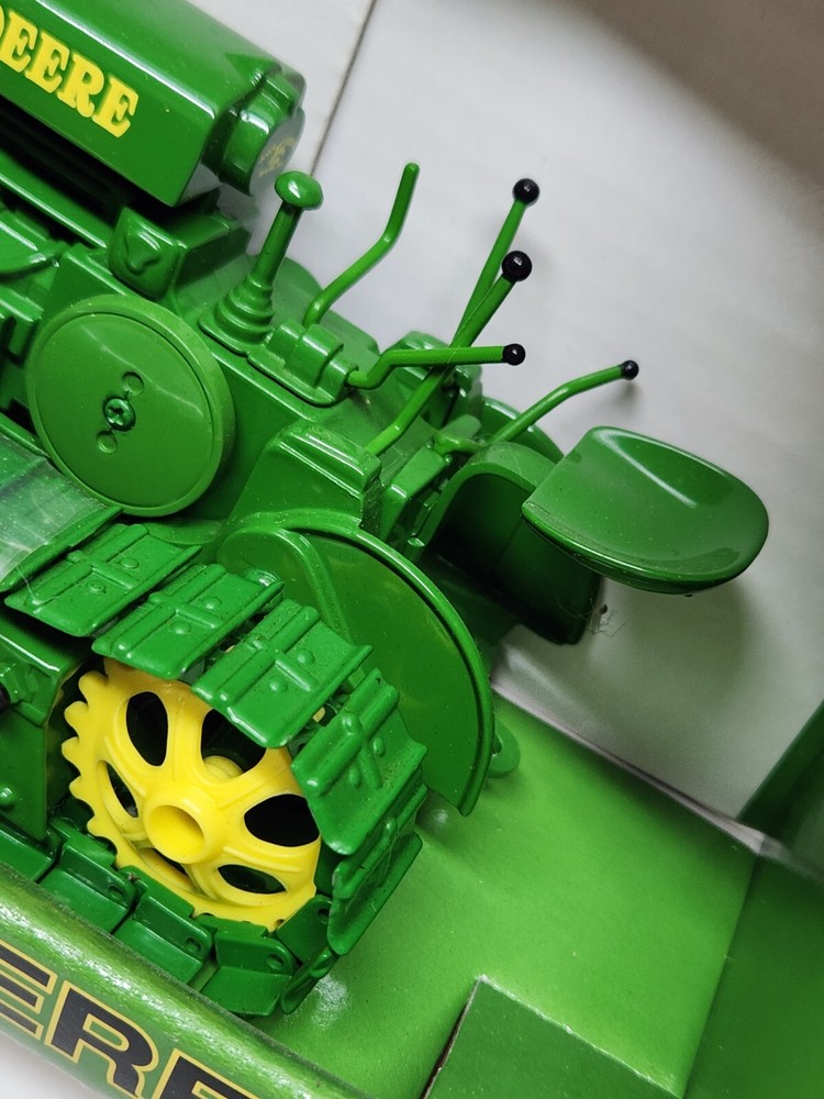 John Deere Limdeman Crawler By SpecCast 1/16 Scale