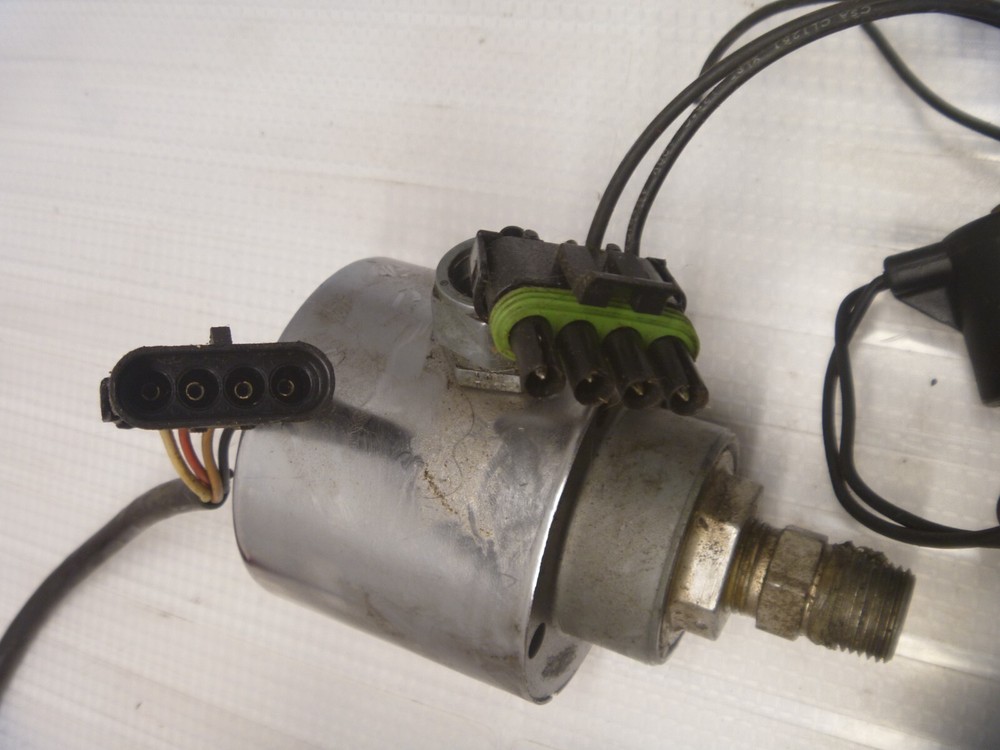 GROVER FLUID CONTROL CONSOLE 7540 DISTRIBUTION VALVES, SOLENOID AS IS
