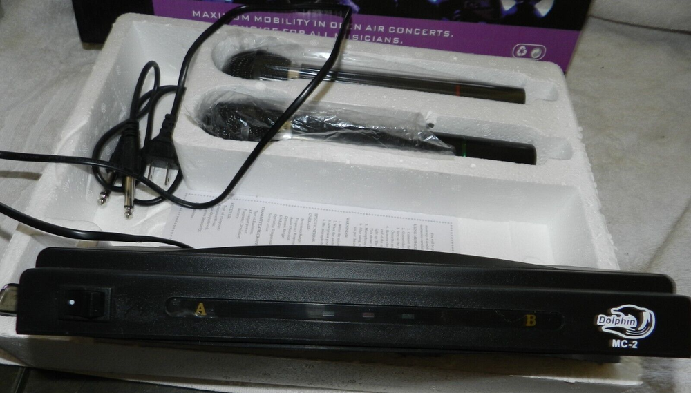 Dolphin MC2 Professional 2 pc wireless microphone system