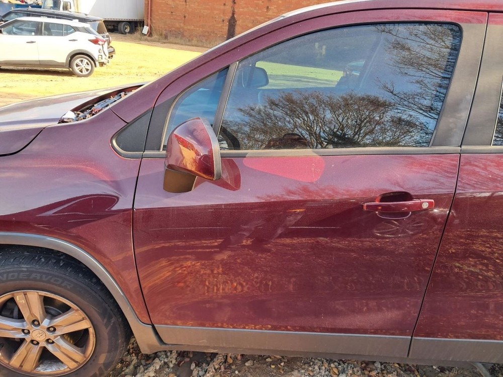 TRAX 2017 Glove Box 4860568