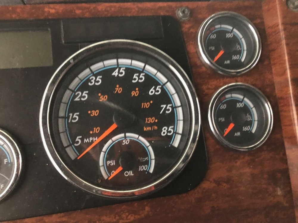 2014-2016 Freightliner CASCADIA Speedometer Instrument Cluster - Used