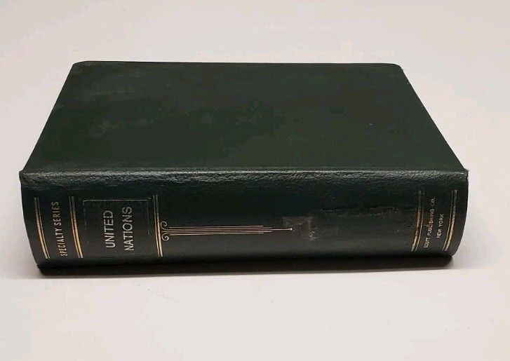 Binder Scott United Nations Specialty Stamp Binder Green 2 3/4"