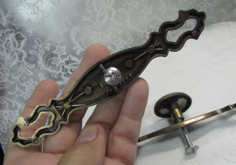 Vintage Brass DRAWER PULLS Knobs Button Handle w Back Plates Canada CK3144 SP13