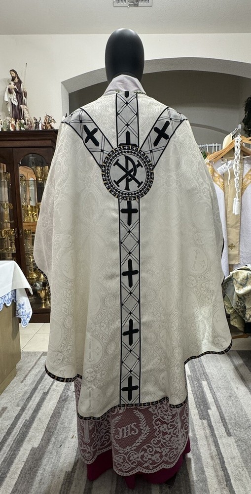 WHITE IVORY VESTMENT CHASUBLE & STOLE