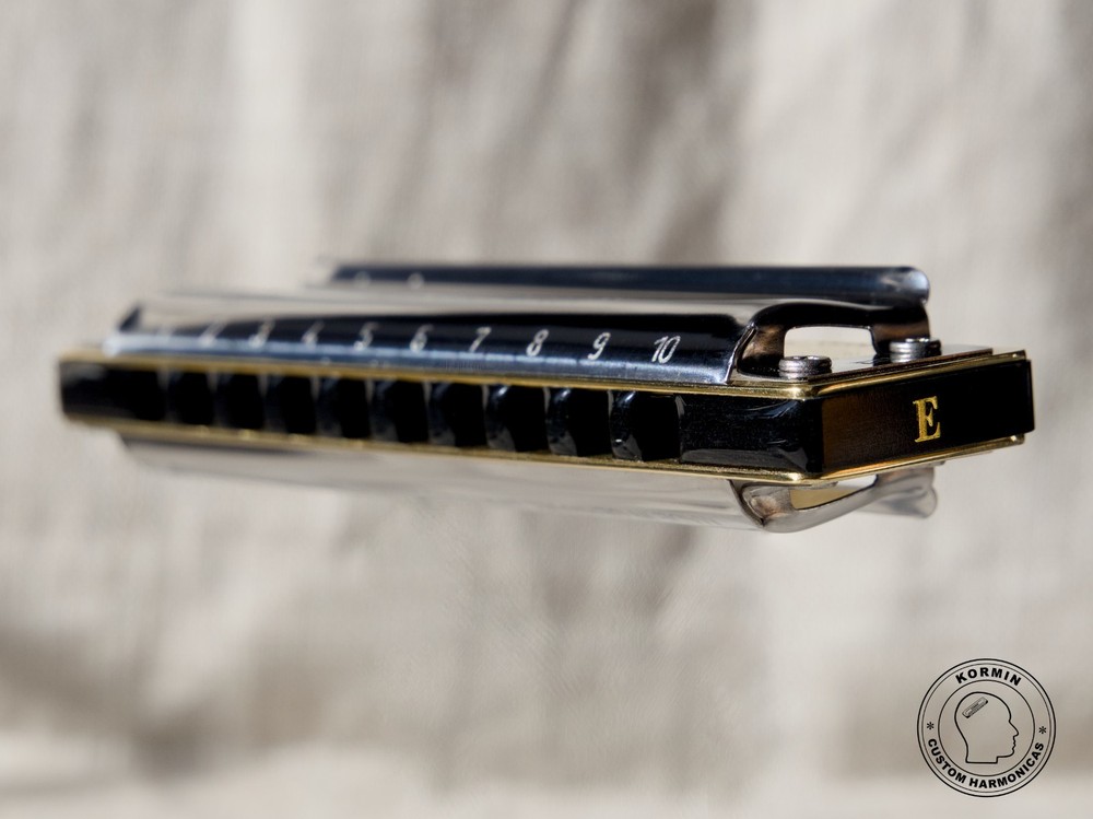 Custom Hohner Classic in E Full overblow / overdraw setup.