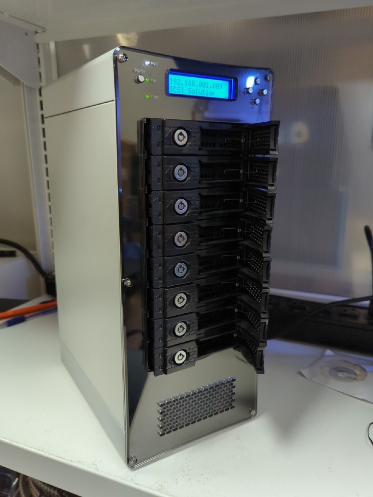 iStarUSA iAGE820-iSCSI 8-Bay iSCSI RAID Tower External Storage Enclosure, Used