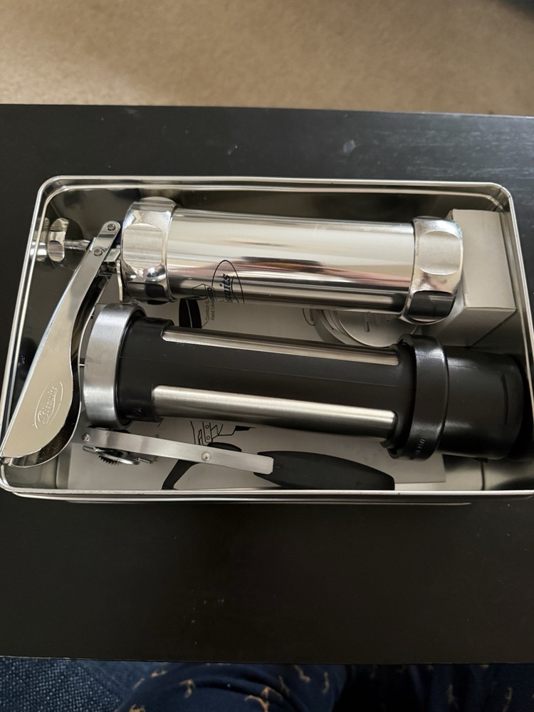 Wilton Cookie Pro And  Marcato Biscuits Press Set